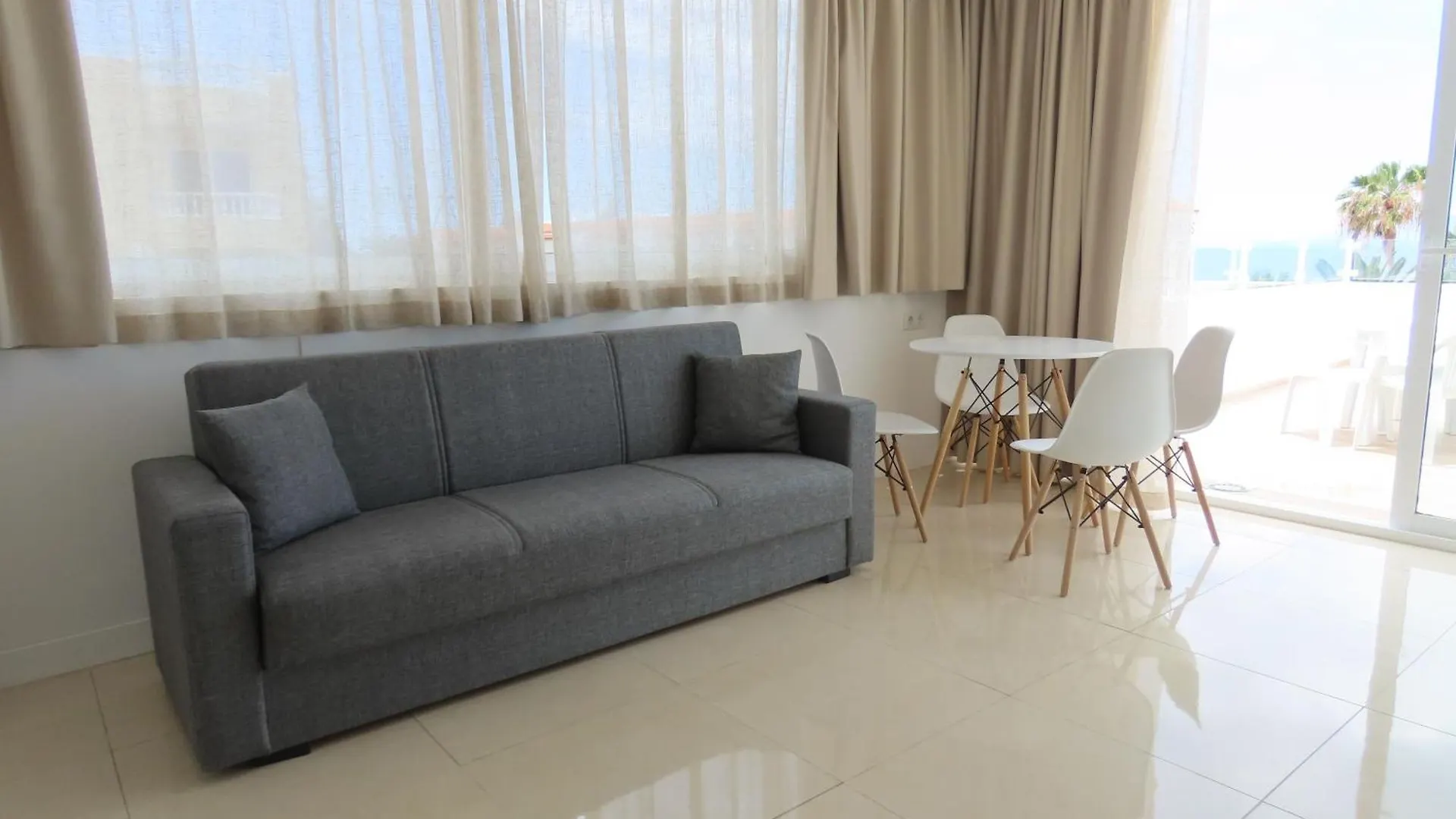 Suncanarias Apartamentos Cristal Playa La Arena Puerto de Santiago  Puerto de Santiago (Tenerife)